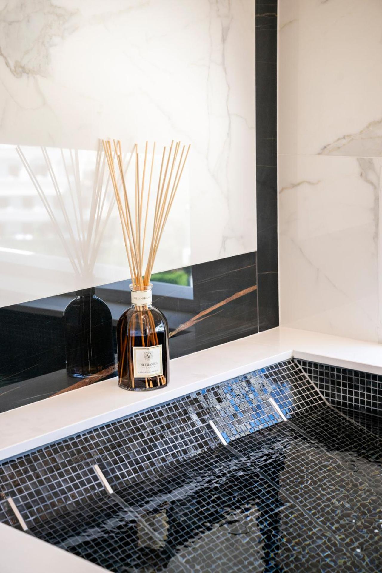 Gianlica Suites Позитано Екстериор снимка
