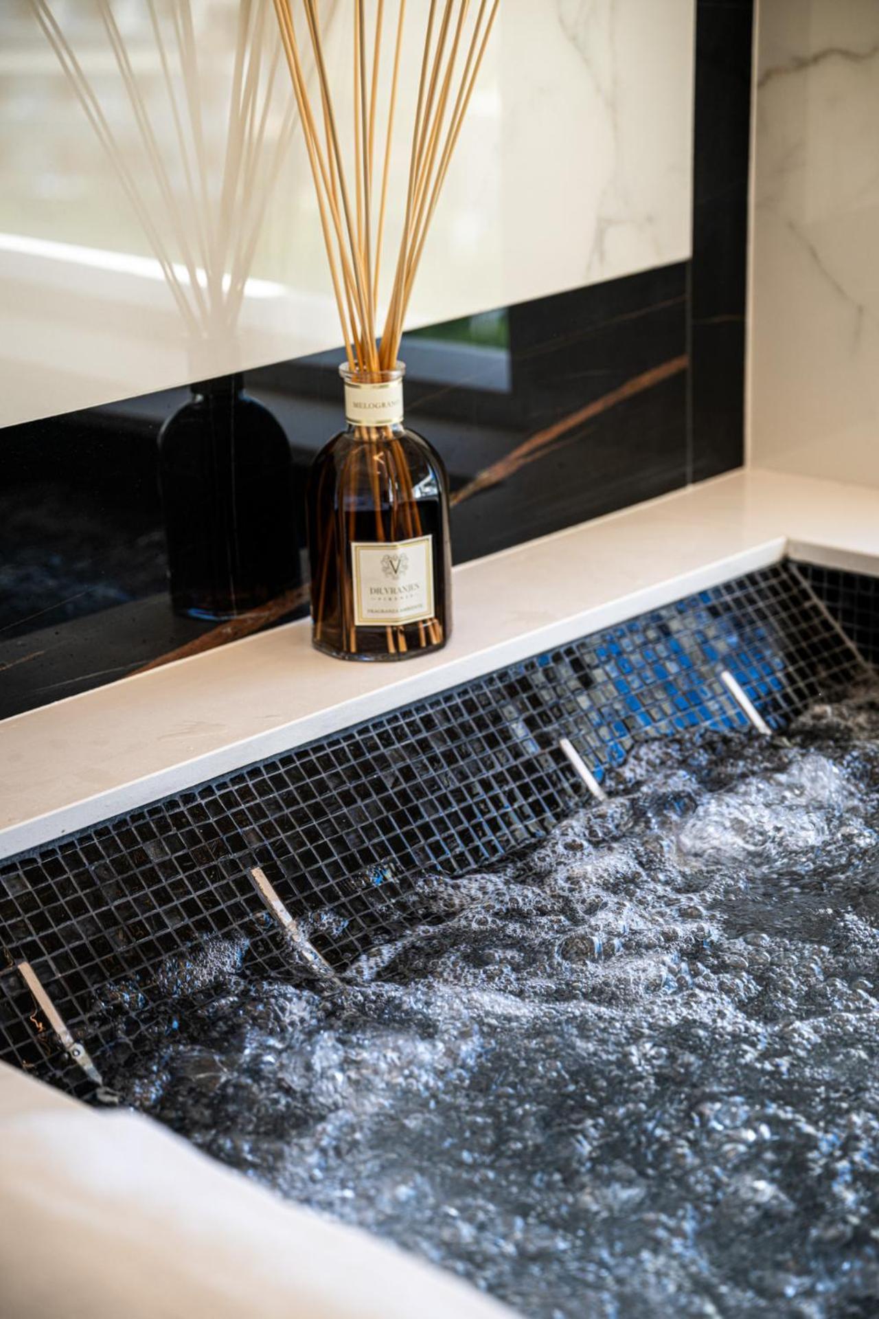 Gianlica Suites Позитано Екстериор снимка